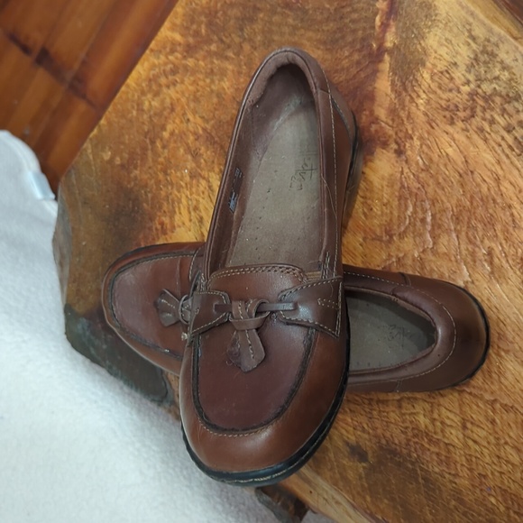 Clark's Brown Leather Loafers - Picture 7 of 9